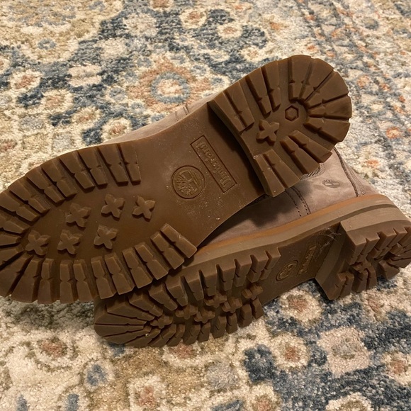 Timberland Women's Courmayeur Valley Chelsea Boots - Picture 3 of 8